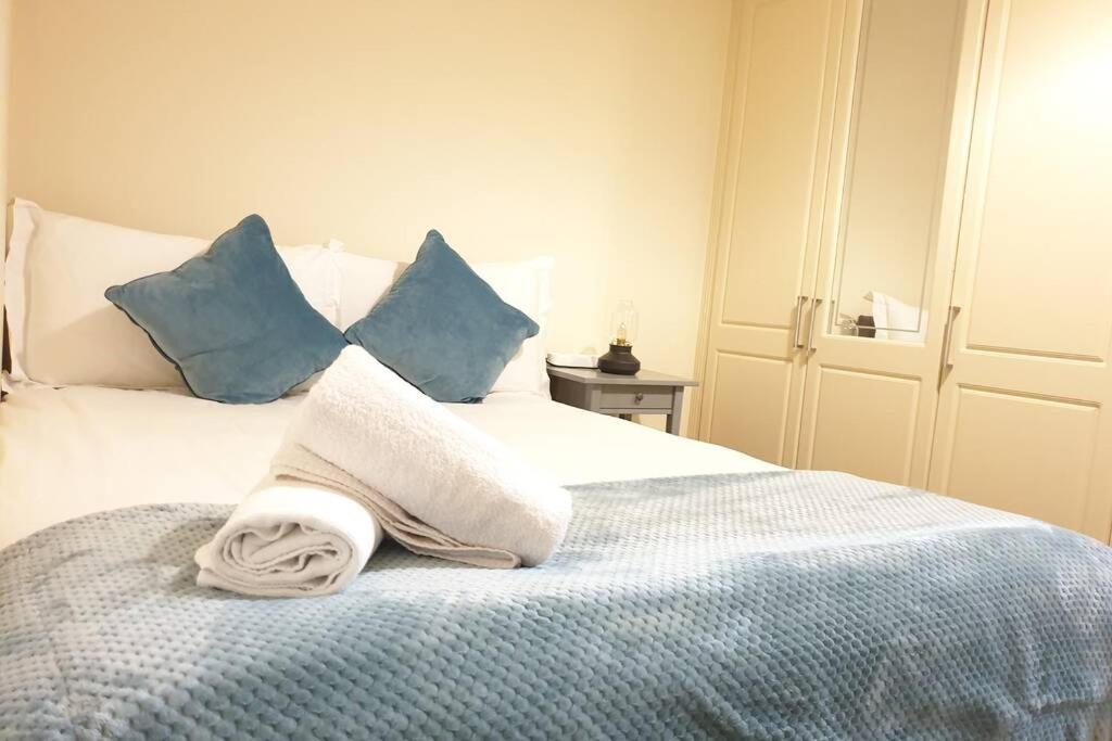 Large 3 Bed, Galway City Centre Apartment Exterior photo