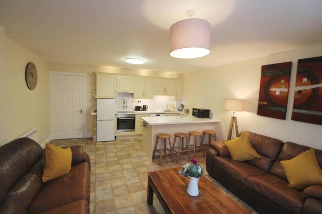 Large 3 Bed, Galway City Centre Apartment Exterior photo